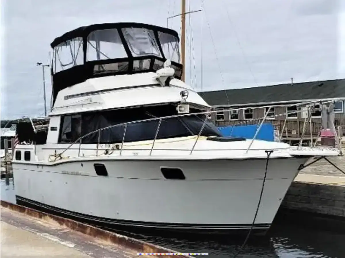 Carver Aft Cabin 