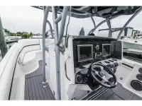 Nor-Tech 390 Sport Cuddy 