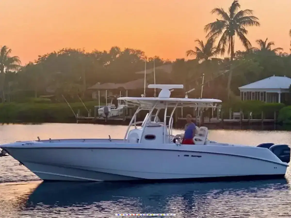 Boston Whaler 320 Outrage 