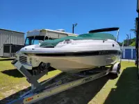 Chaparral Sunesta 233 Deck Boat 