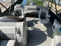 Bennington 25LSB Pontoon