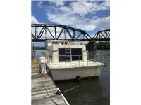 Holiday Mansion Barracuda Houseboat