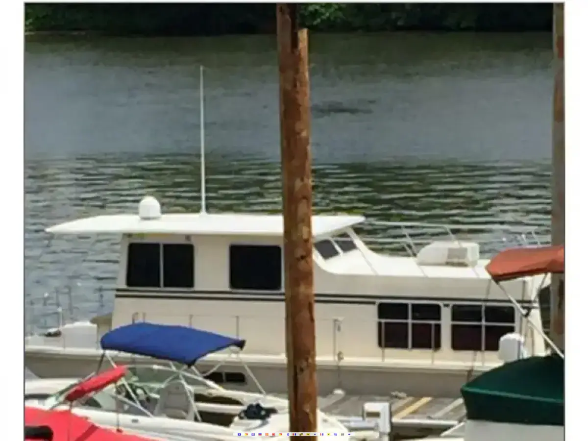 Holiday Mansion Barracuda Houseboat 