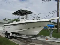 Boston Whaler Outrage 