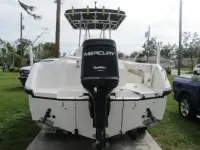 Boston Whaler Outrage 