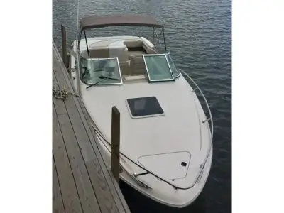 Sea Ray 220 
