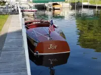 Chris Craft Deluxe Runabout 