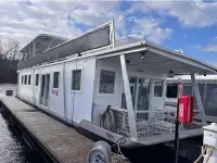 Hilburn 14X60 Houseboat 