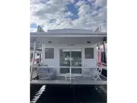 Hilburn 14X60 Houseboat