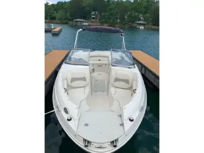 Stingray 208 LR Bowrider 