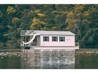 Catamaran Cruisers Aqua Lodge  Houseboat 
