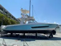 Boston Whaler 420 Outrage 