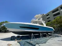 Boston Whaler 420 Outrage 
