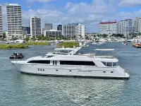Hatteras 100 Motor Yacht 