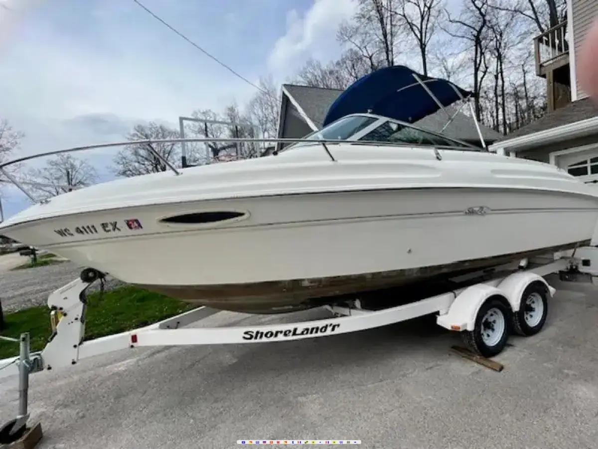 Sea Ray 215 Express Cruiser Sea Ray 215 Express Cruiser