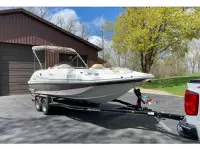 Hurricane Sun Deck 202 Sport IO 