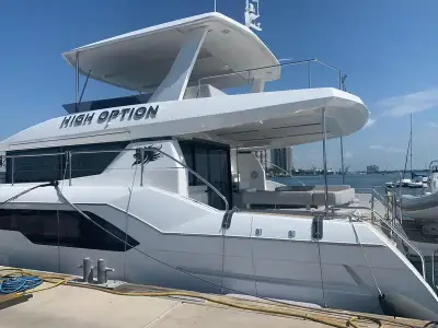 Leopard 53 Powercat 