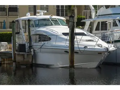 Sea Ray 480 Motor Yacht 