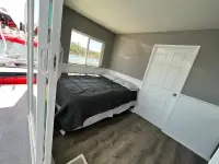 Jamestowner Custom Houseboat 