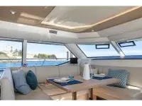 Aquila 44 Power CAT 