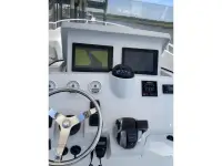 Intrepid 323 Cuddy 