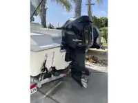 Sea Pro 220 Center Console 