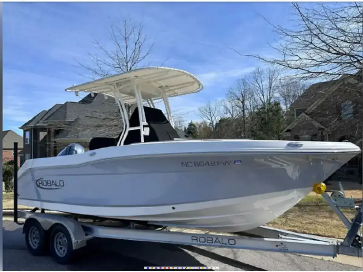 Robalo R200 