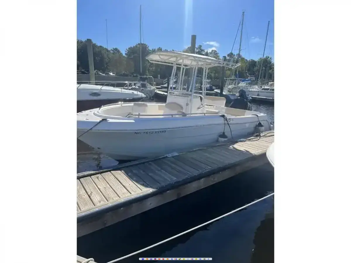 Robalo R222 Robalo R222