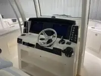 Robalo R302