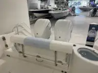 Robalo R302