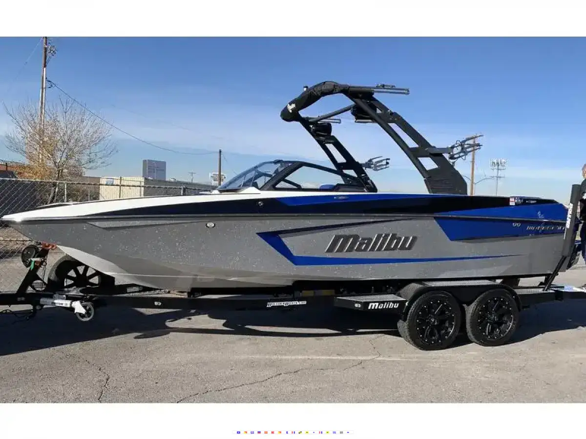 Malibu Wakesetter 23 MXZ 