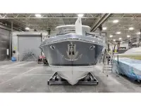 Formula 330 Crossover Bowrider 