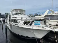 Hatteras 50 Sport Deck 