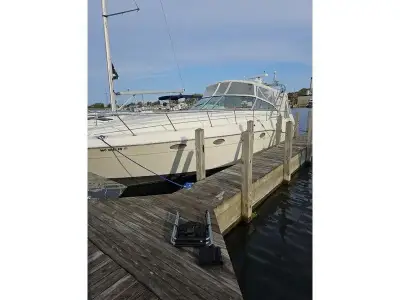 Cruisers Esprit 3675 express 