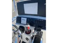 Boston Whaler Outrage 230 