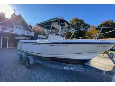 Boston Whaler Outrage 230 