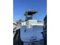 Boston Whaler Outrage 