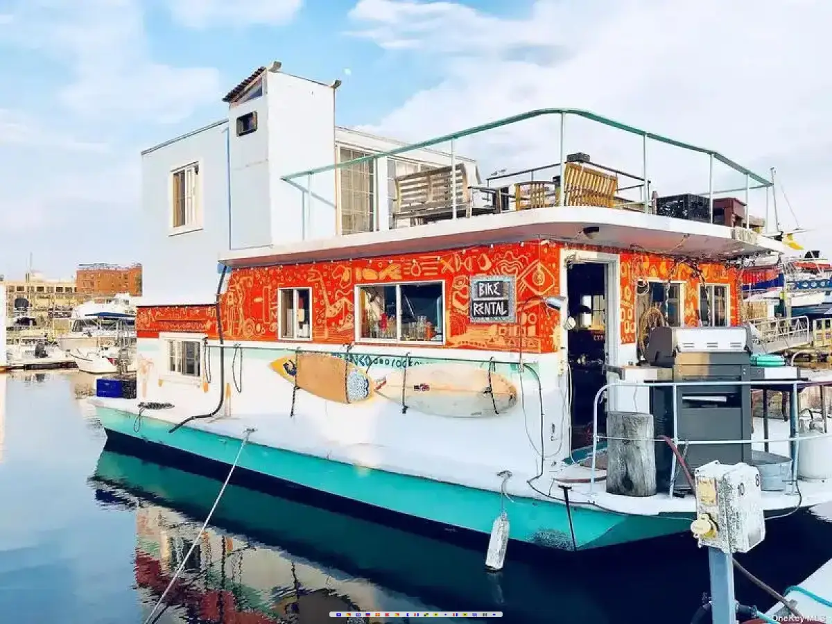 Gibson Fiberglass Houseboat 