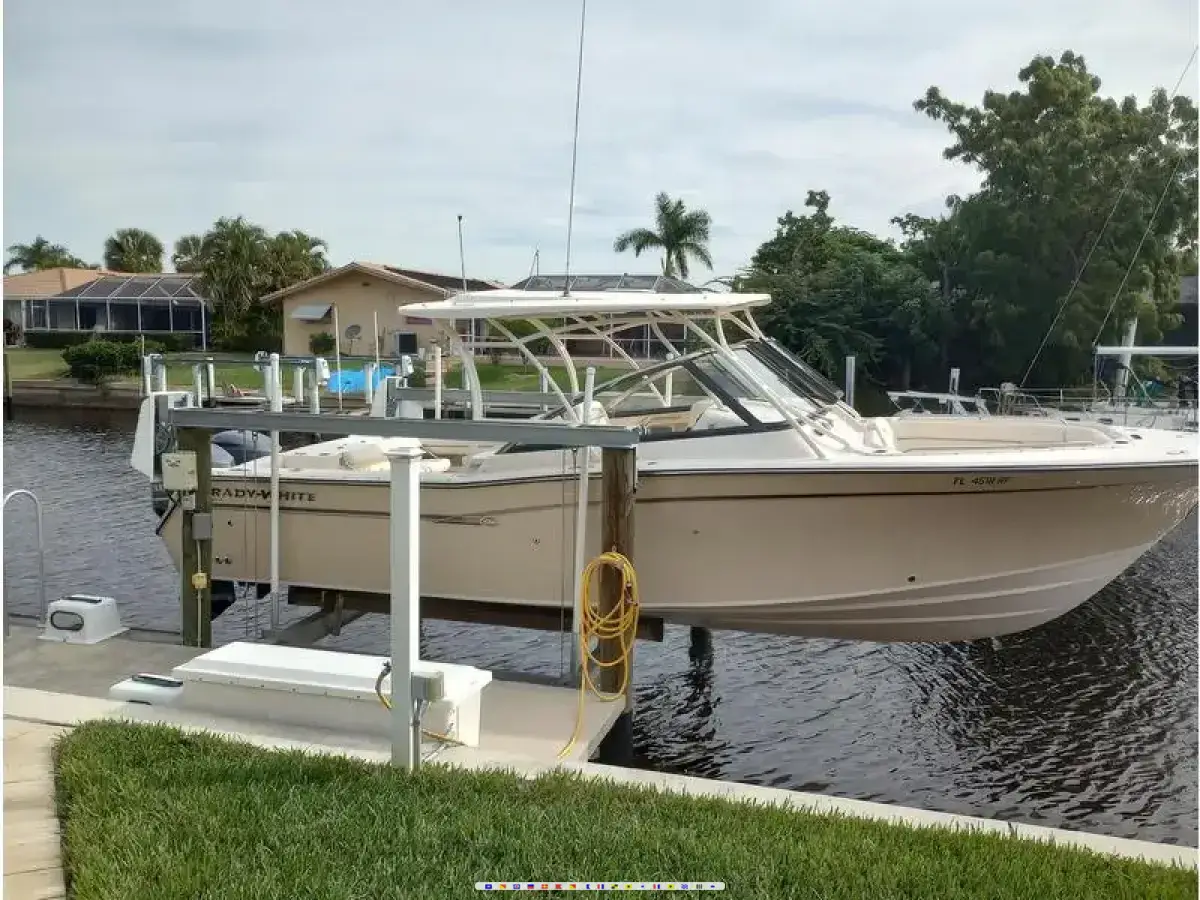 Grady White Freedom 307 