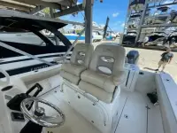 Cobia 261 Center Console 