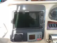 Sea Ray 390 Motor Yacht 