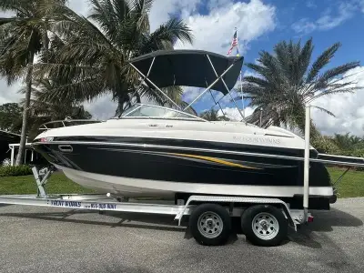 Four Winns S215 cuddy cabin 