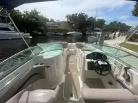 Hurricane 2400 sundeck 