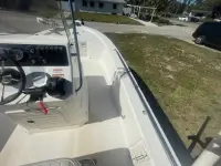 Mako 18 Center Console