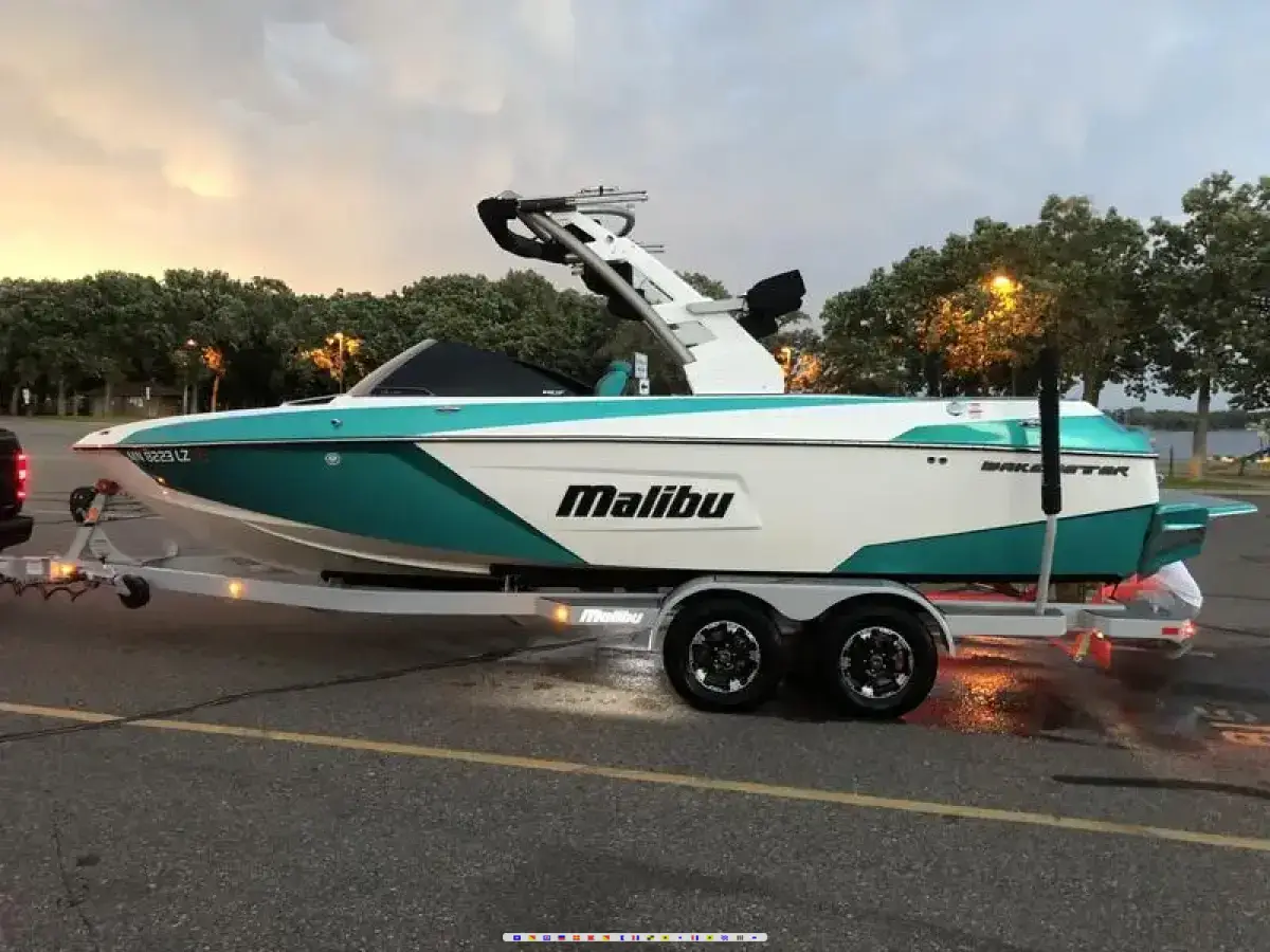 Malibu Wakesetter 23 LSV 