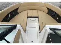 Sea Ray SPX 230 