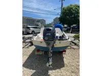 Boston Whaler Sport