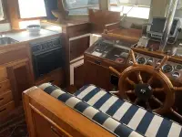 Grand Banks Flybridge Aft Cabin Trawler 