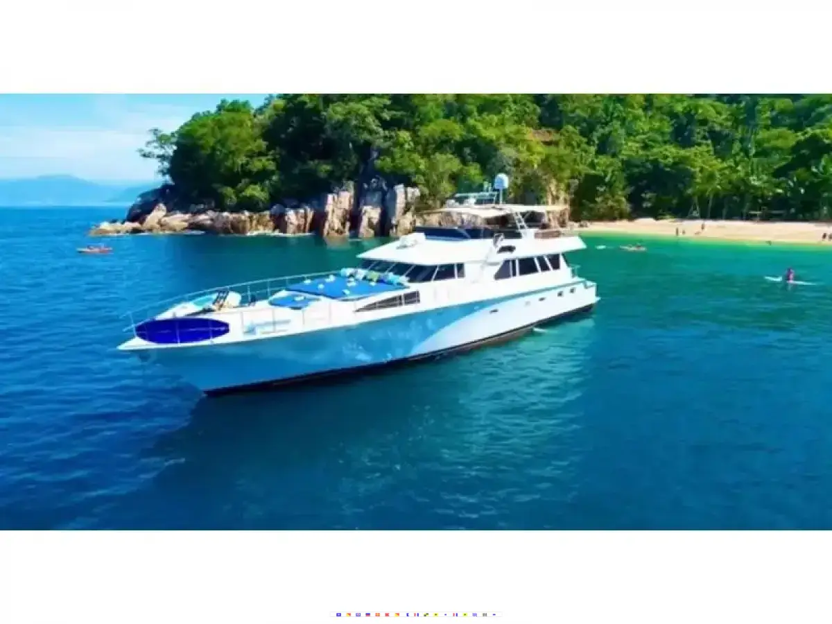 Cheoy Lee FLY BRIDGE MOTOR YACHT 