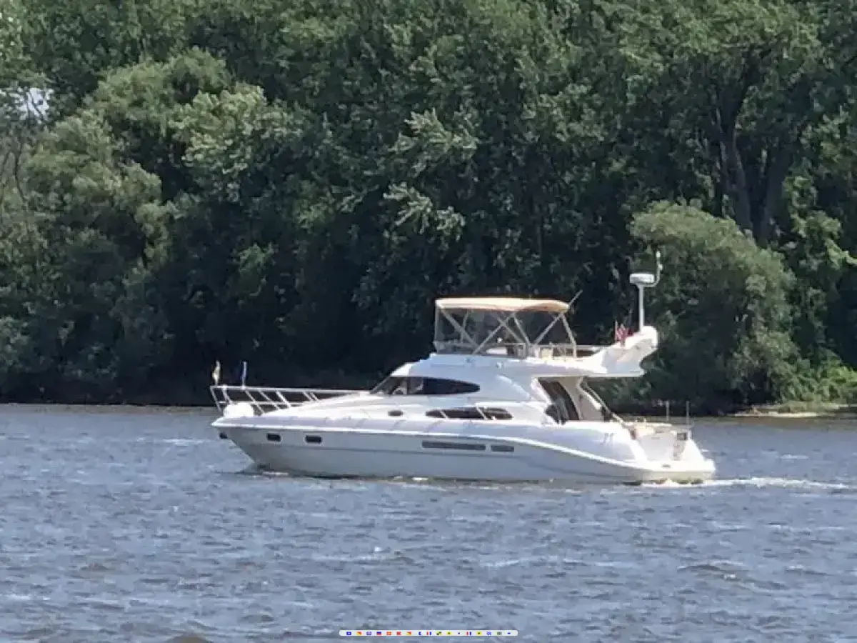 Sealine T47 